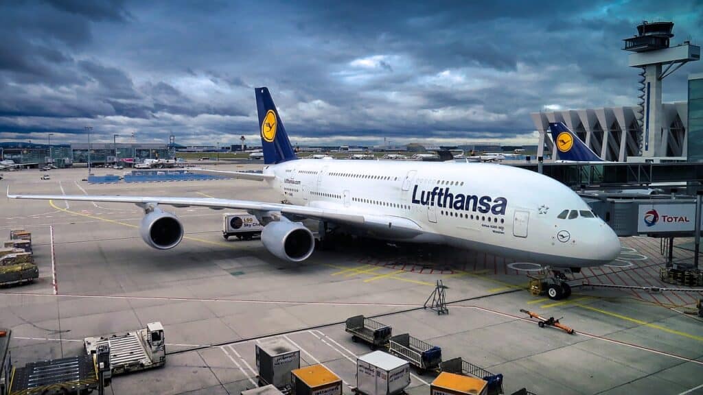 airbus, a380, plane-2132610.jpg